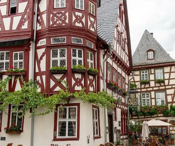 فندق Altkoelnischer Hof باشاراش